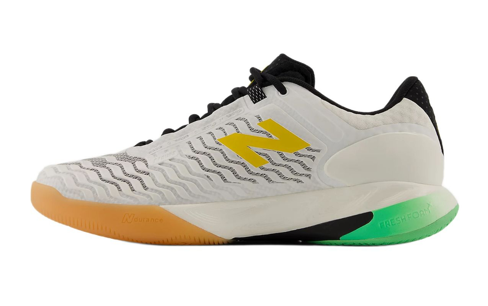 Теннисные кроссовки New Balance Fresh Foam X CT-Rally v2 — белый/металлический золотой