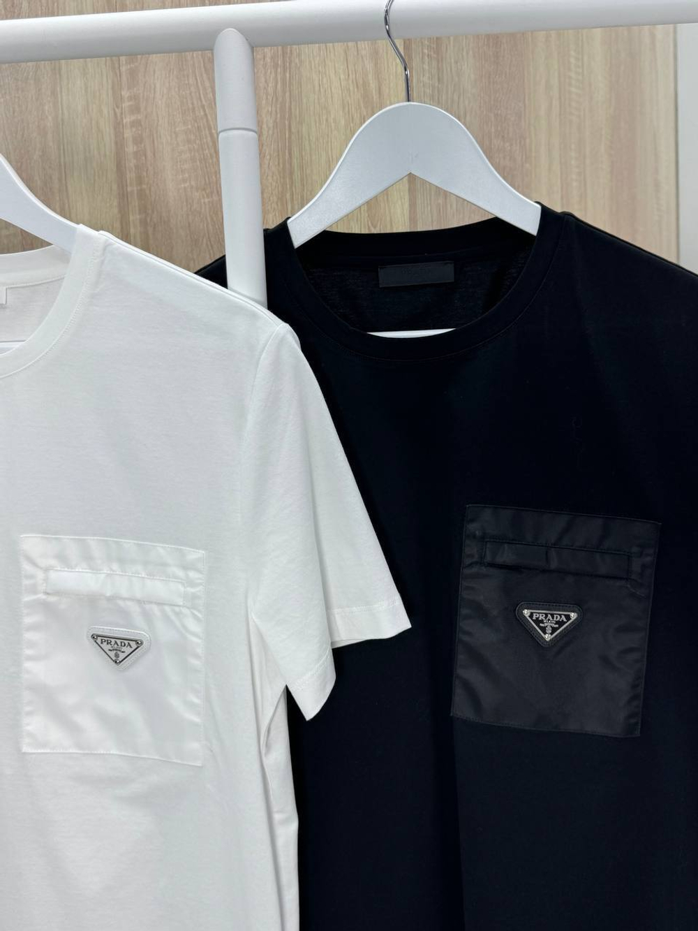 Футболка Prada