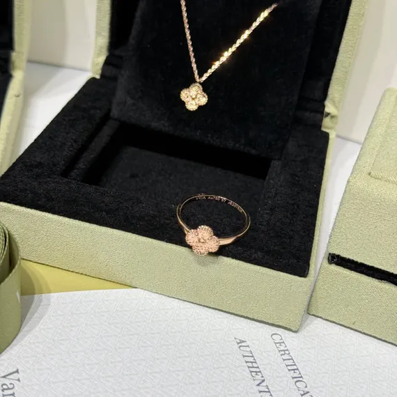 Подвеска Van Cleef & Arpels Alhambra