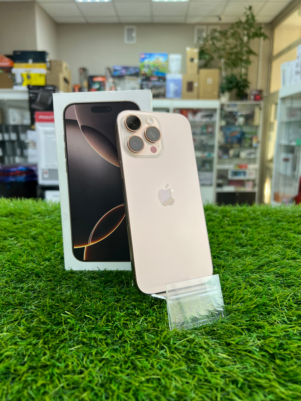 Б/У iPhone 16 Pro Max 256Gb Desert Titanium