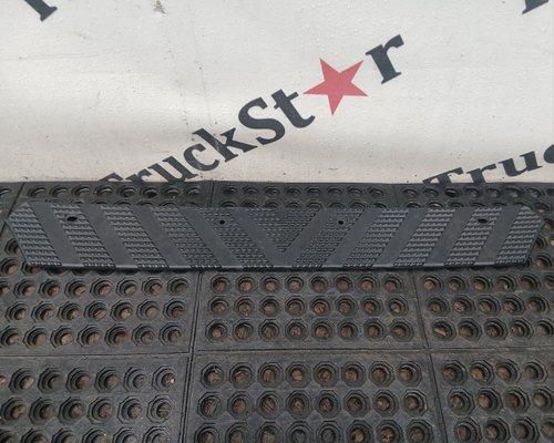 Накладка ступенька бампера