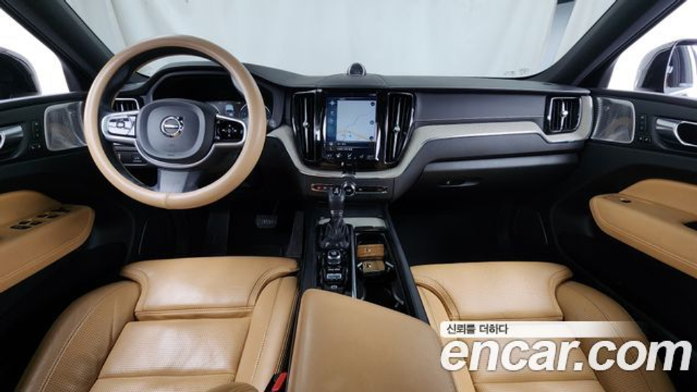 Volvo XC60 T6 — 2020