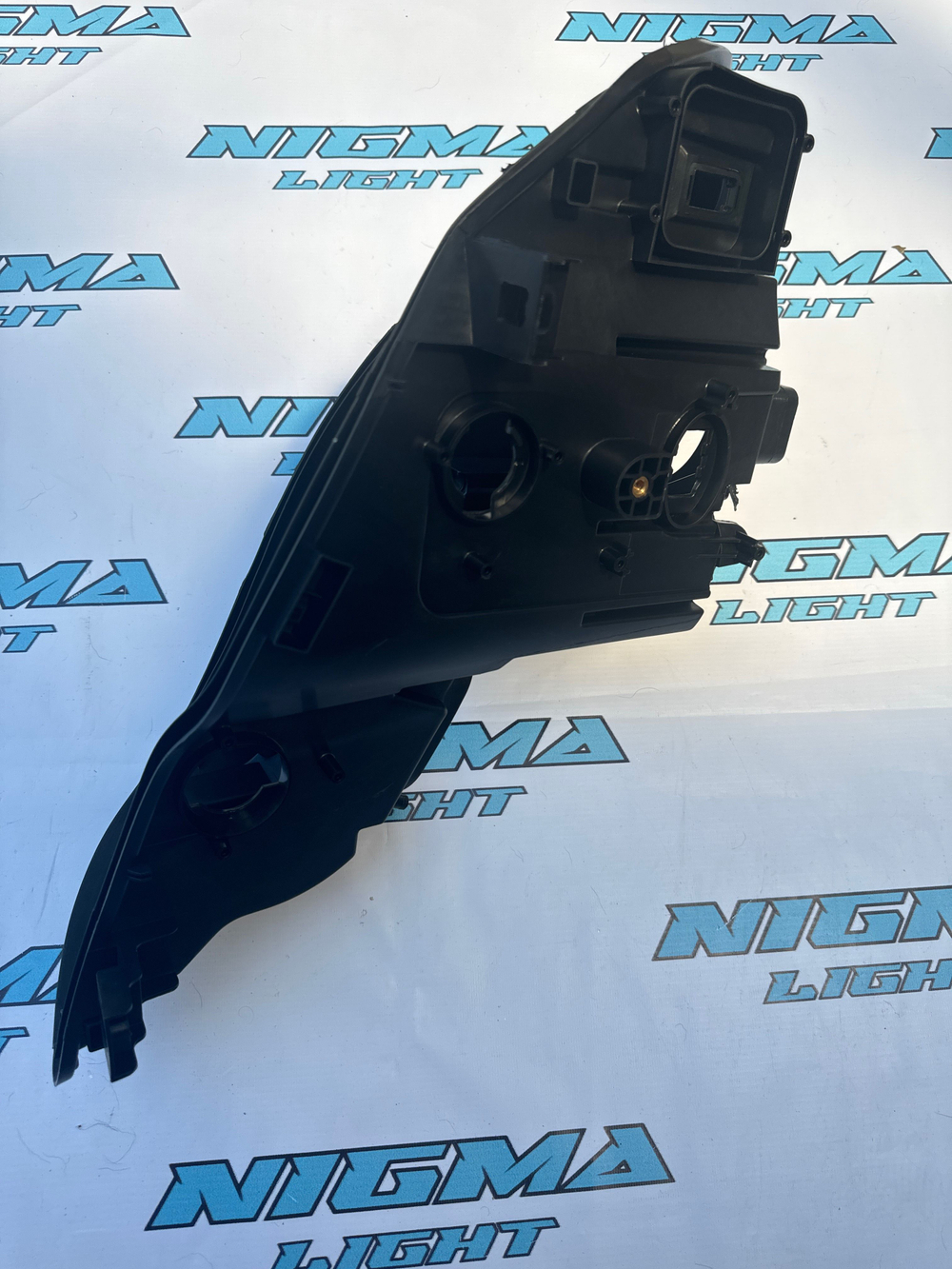 Корпус фары BMW X5 E70 Рест (10-13) XENON AFS Комплект