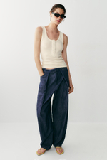 БРЮКИ ИЗ ЛЬНА С ЗАЩИПАМИ — ZARA