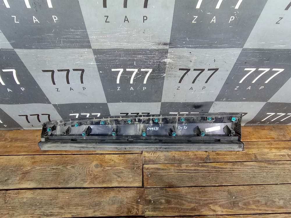 Накладка двери передней правой Exeed RX 23-нв Б/У Оригинал 609001539AA