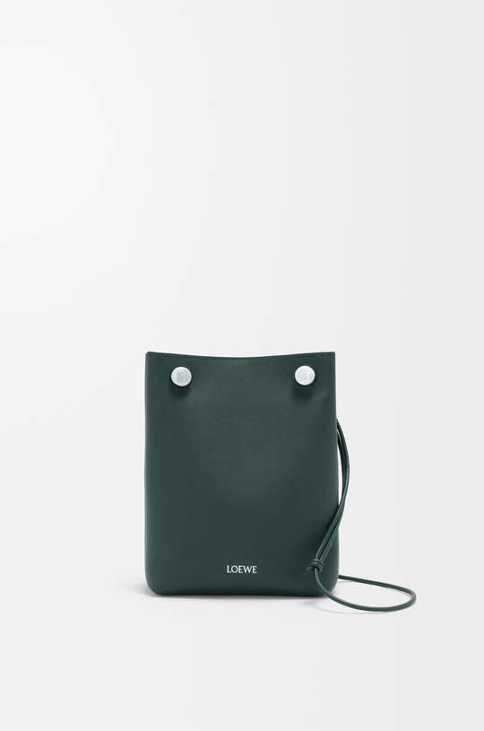 Loewe Сумка-мешок Pebble из гладкой телячьей кожи, зеленый