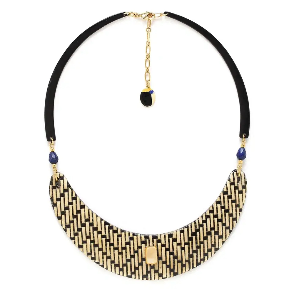 Колье Nature Bijoux, Madam Bogolan, с растительным волокном в смоле, лазуритом и перламутром, NB24.1
