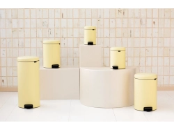 Brabantia Контейнер для мусора NewIcon 3 л желтый EAN 8710755233760