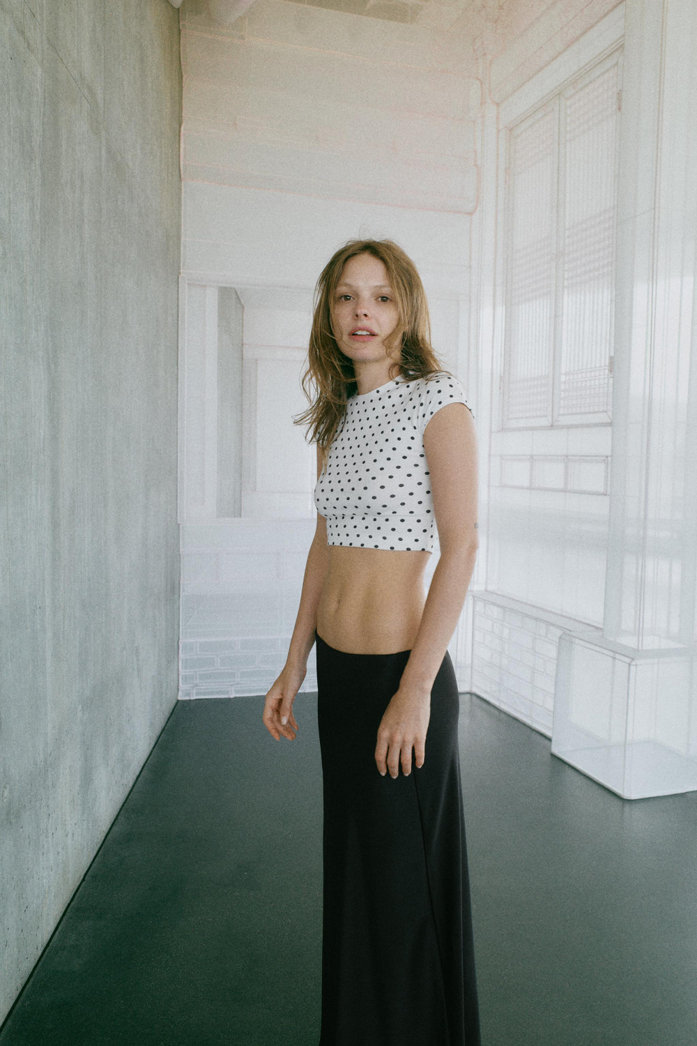 ФУТБОЛКА CROPPED С КОРОТКИМИ РУКАВАМИ — ZARA