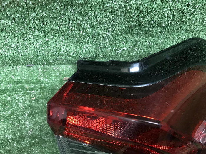Фонарь правый внешний Toyota RAV4 5 XA50 (18-нв)
