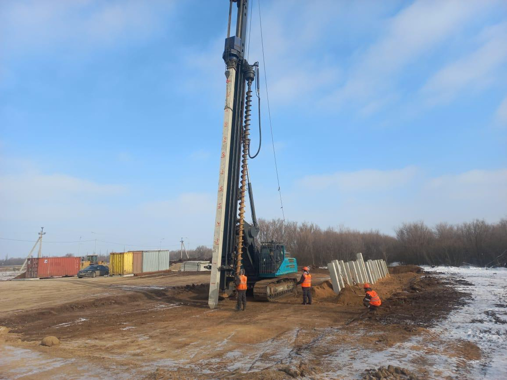 Услуги сваебойной установки КБУРГ-16 / бурение