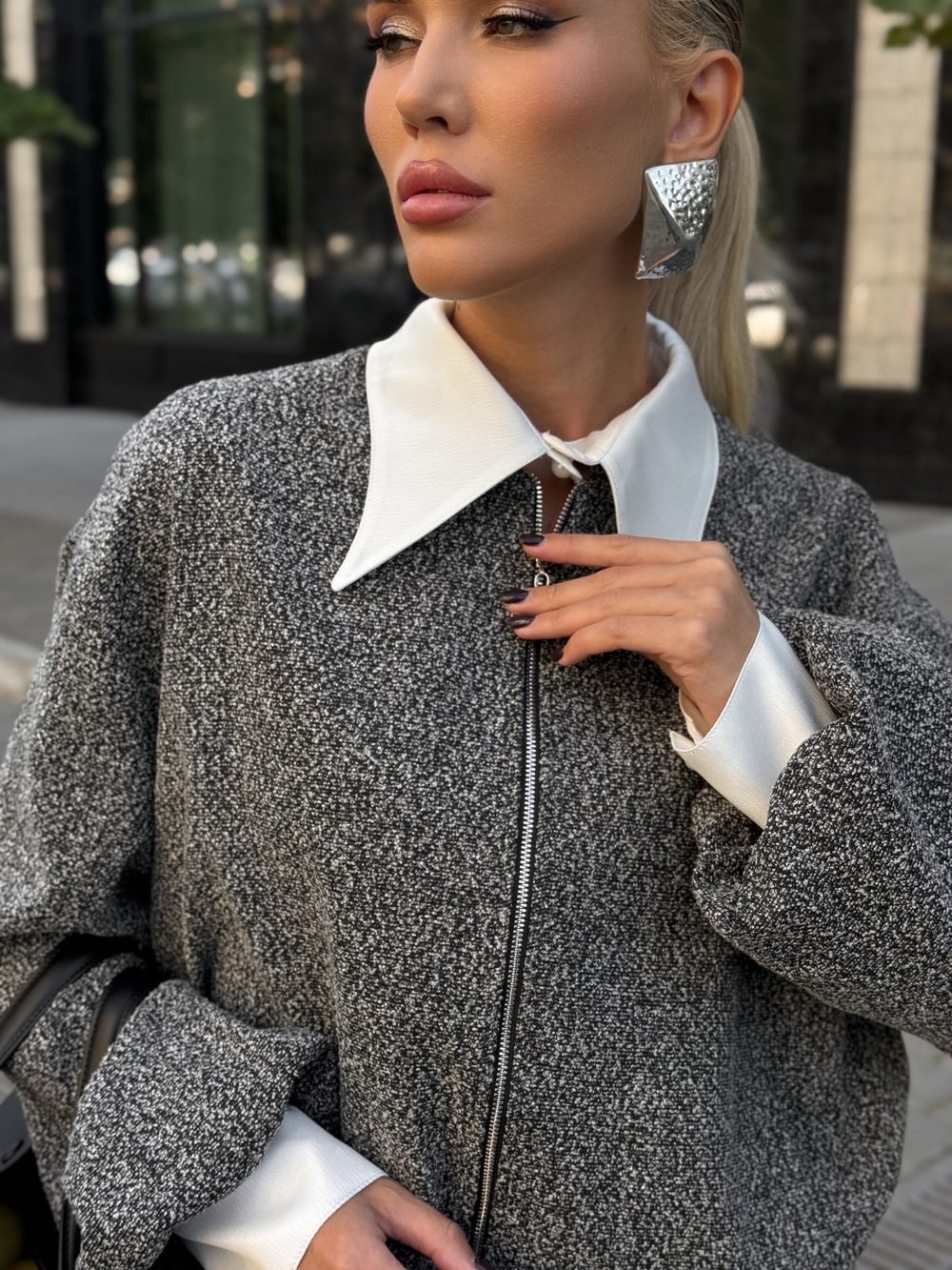 Костюм с бомбером из ткани букле