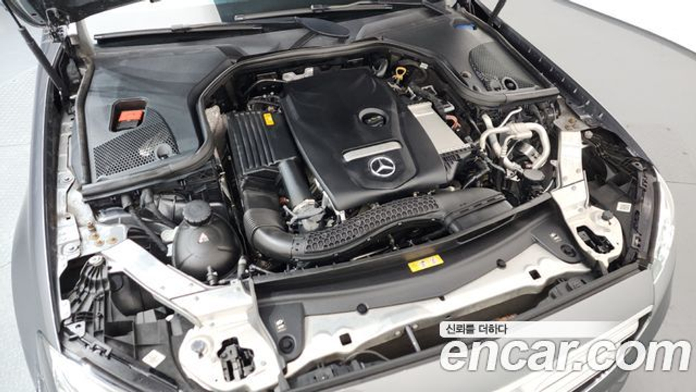 Mercedes-Benz E-Class E300 Avantgarde — 2020