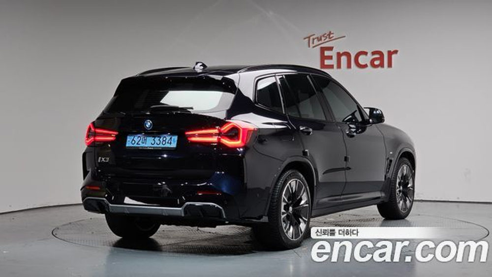 BMW iX3 M Sports — 2024