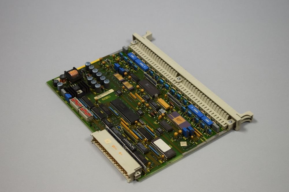 SIEMENS 6ES5466-3LA11
