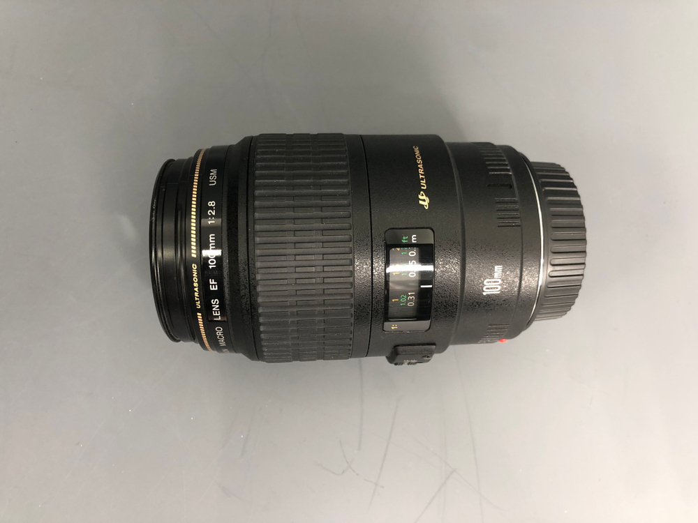 Canon EF 100mm 2.8 Macro USM