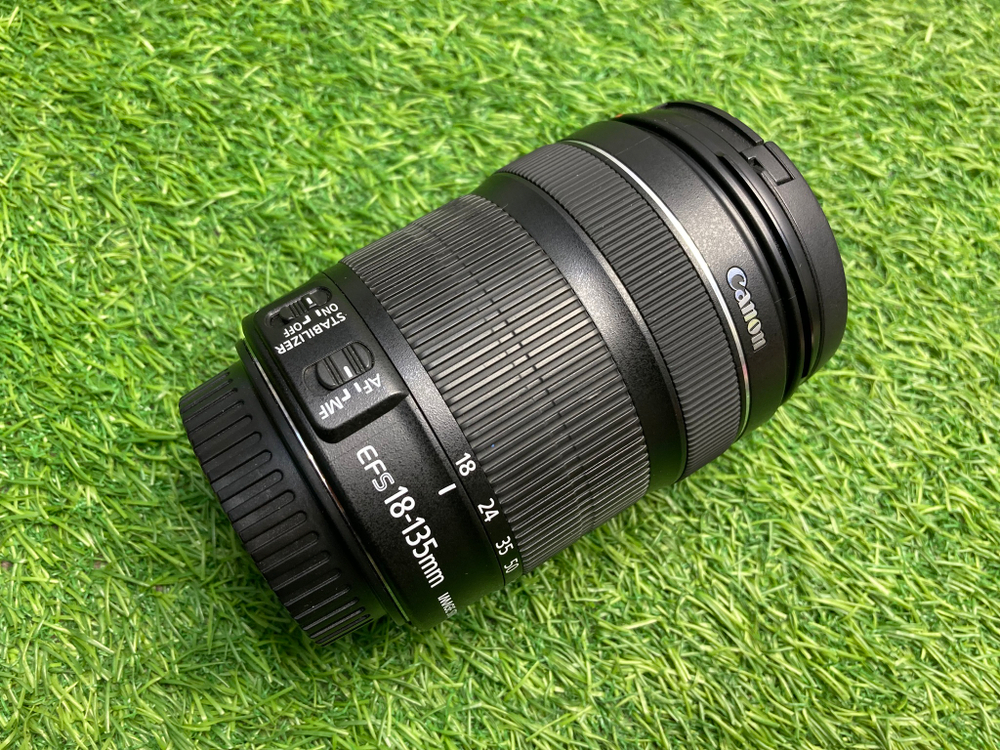 Canon EF-S 18-135mm 3.5-5.6 IS STM