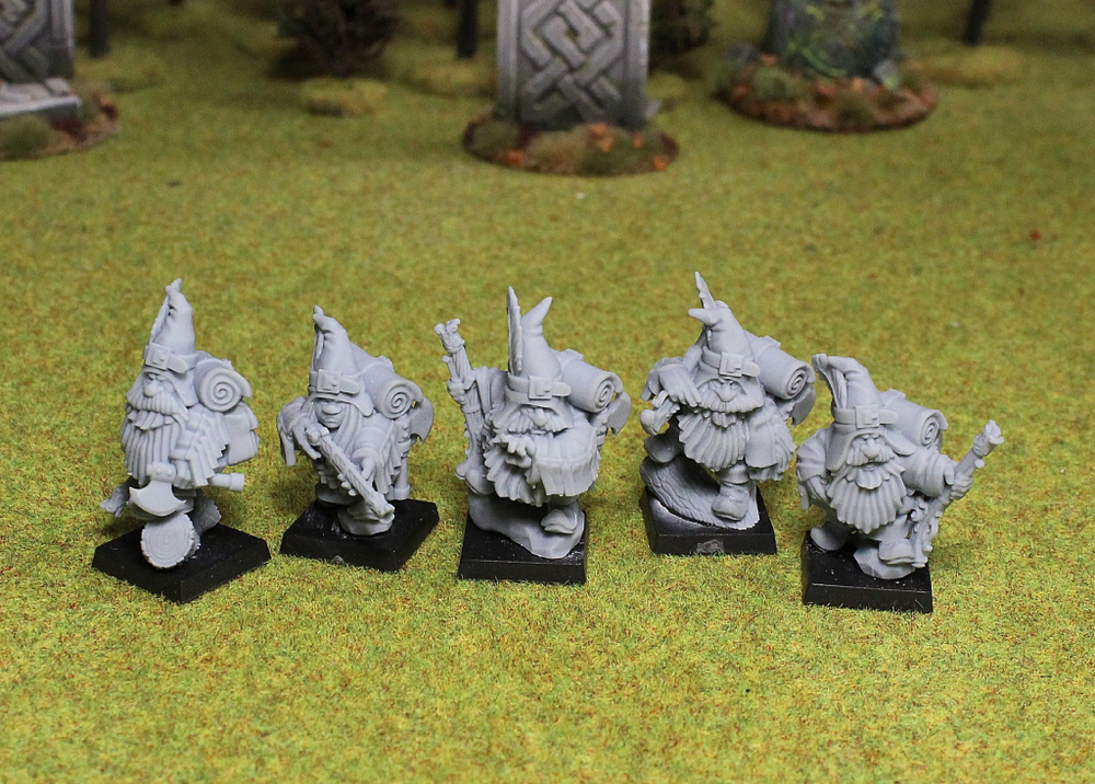 Dwarfs Explorers