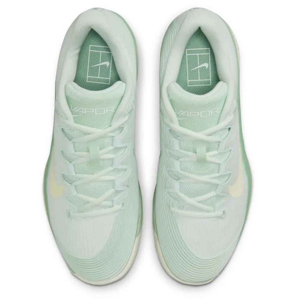 Женские теннисные кроссовки Nike Zoom Vapor 12 - barely green/coconut milk steam
