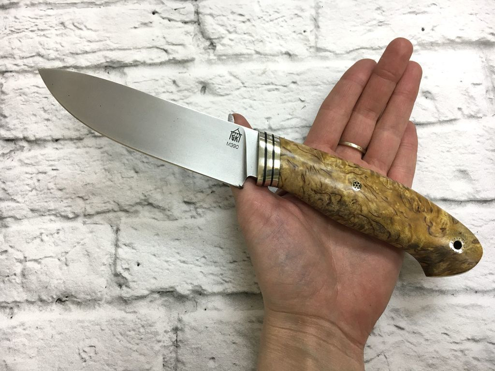 Нож Охотник M390, карельская береза, подарочная