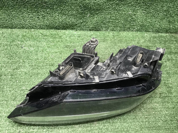 Фара правая VW Polo 6 (2020-2022) LED