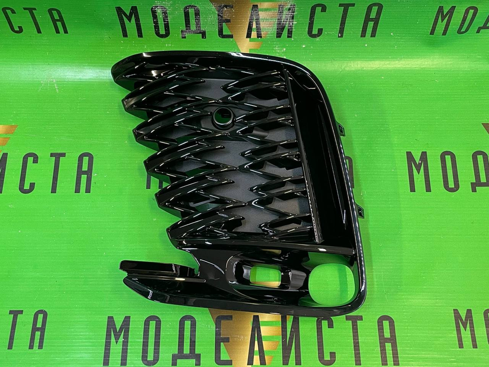 Решетка Бампера TOYOTA 5310448040