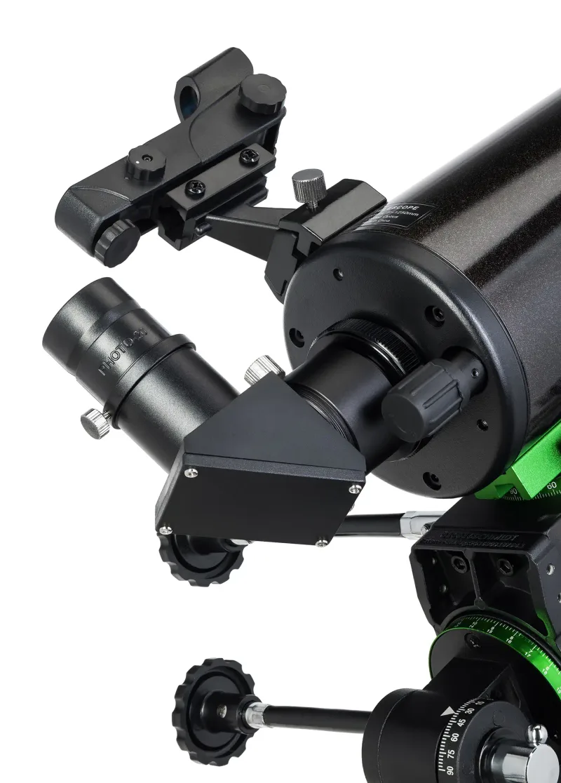 Телескоп Sky-Watcher MAK90 StarQuest EQ1, с коллимационными винтами - вид монтажного узла и окуляра