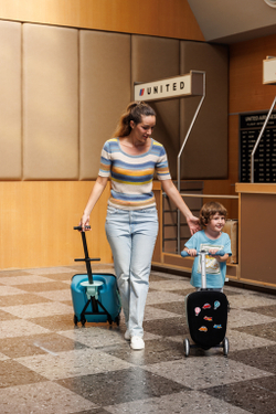 Чемокат Micro Luggage Junior LED морозный голубой с наклейками, лимитированная коллекция