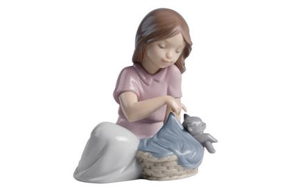 Фигурка 12х10х10см NAO Спи котенок