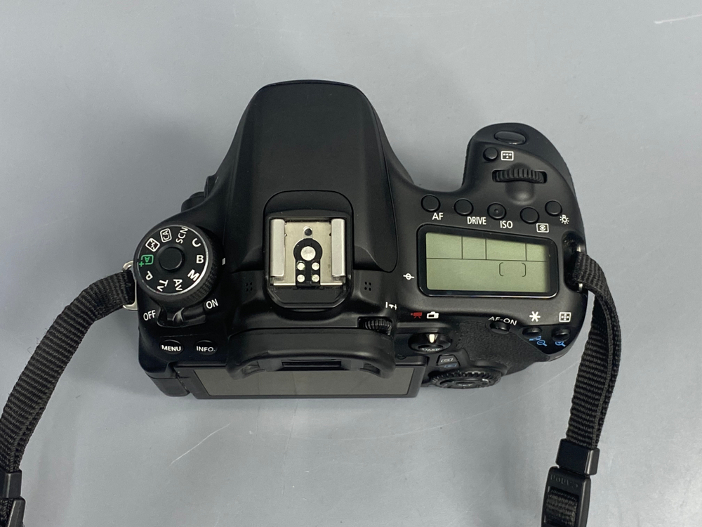 Canon EOS 70D 11.000 кадров