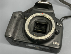 Canon 500D kit 18-55 mm 7.900 кадров