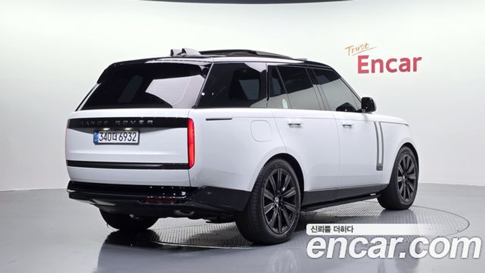 Land Rover Range Rover P550E AB — 2025