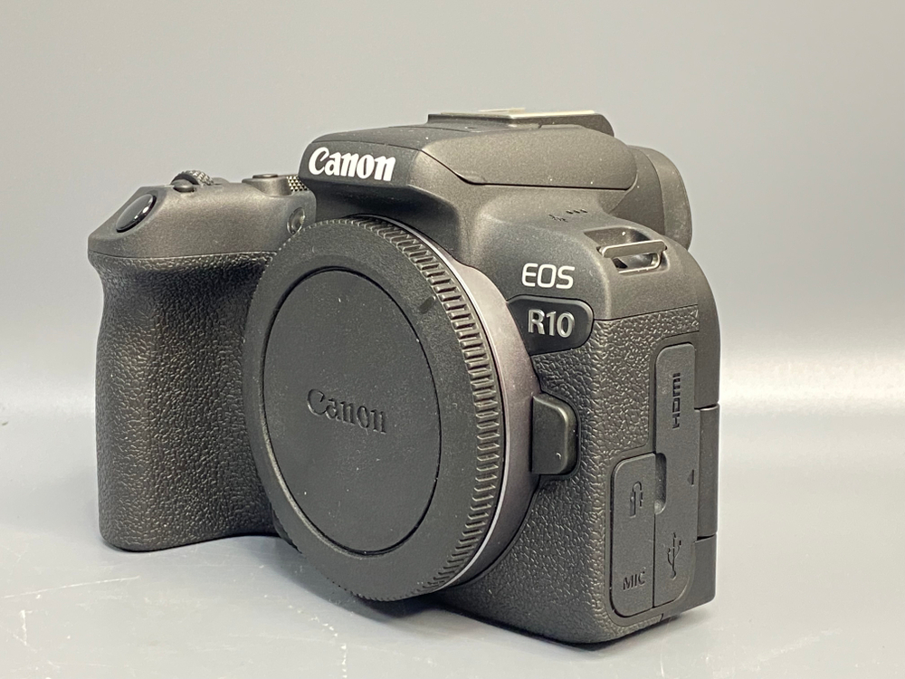 Canon R10 Kit 18-45mm 1000 кадров