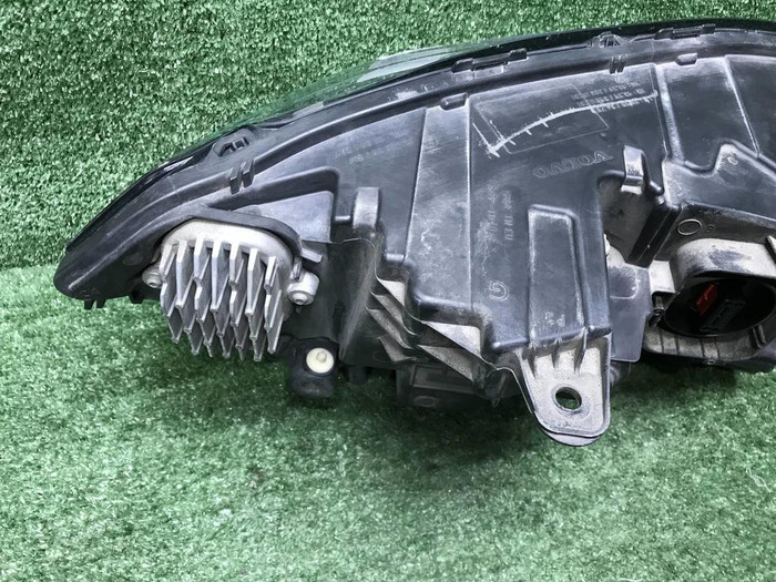 Фара левая Volvo XC90 2 (2014-2019) LED