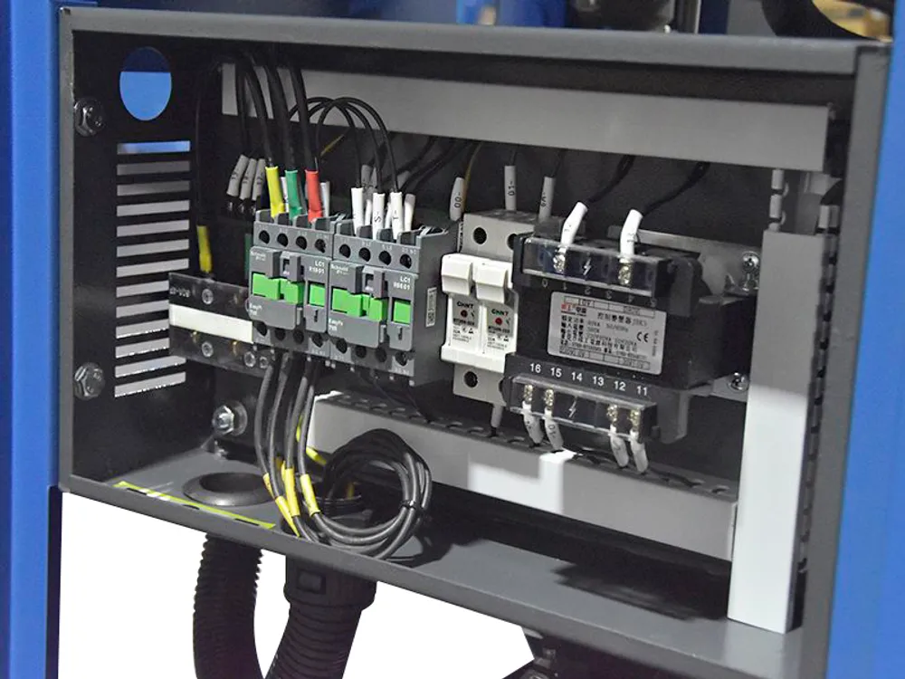 Винтовой компрессор KraftMachine KM37-8пВ-Ч-IP54-Hanbell