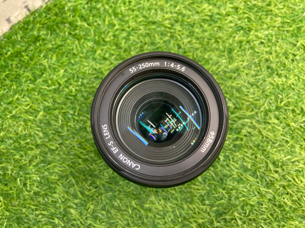 Canon EF-S 55-250mm 4-5.6 IS