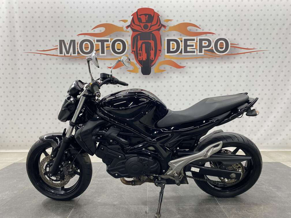 Suzuki Gladius SFV400 , 2014