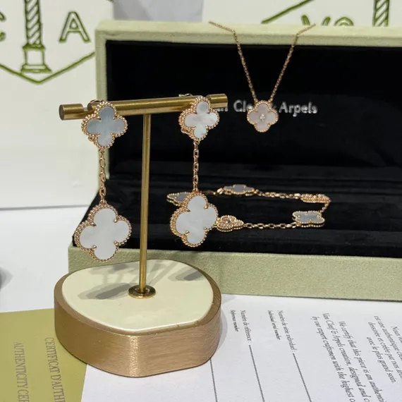 Серьги VAN CLEEF &amp; ARPELS Alhambra