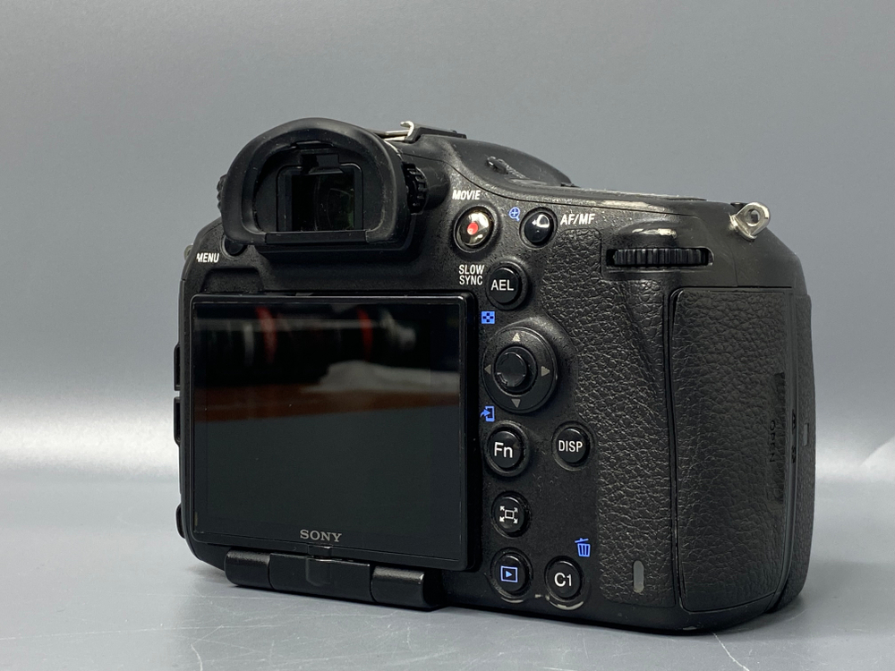 Sony A99 II — 336 000 кадров, с нюансом