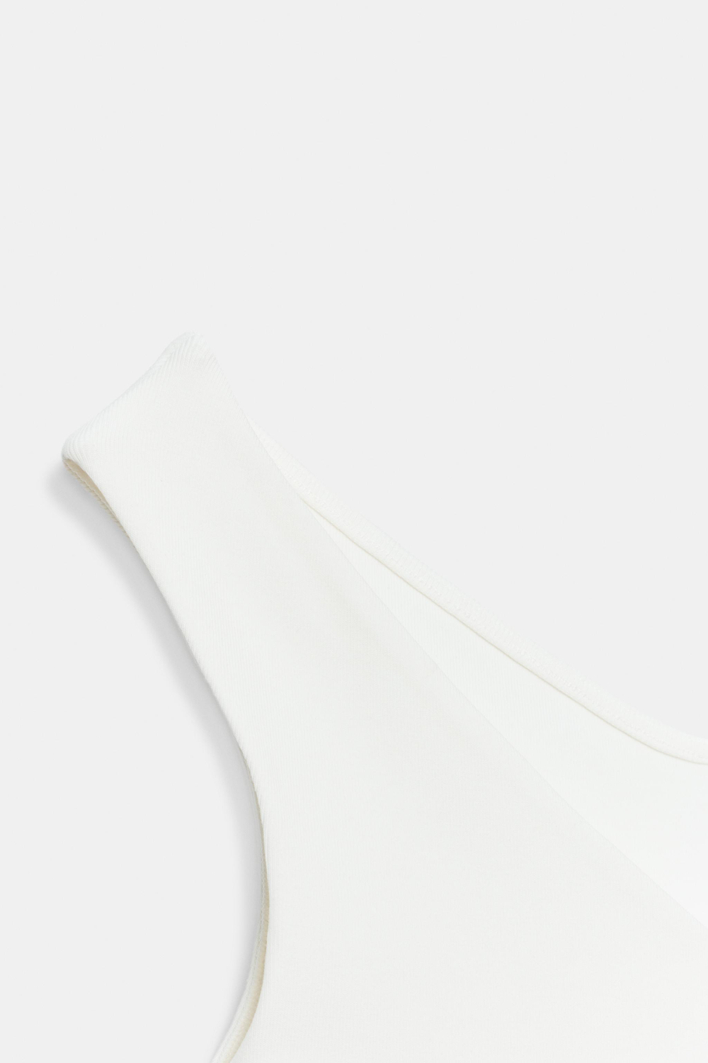 ФУТБОЛКА С ОТКРЫТЫМИ ПЛЕЧАМИ — ZARA