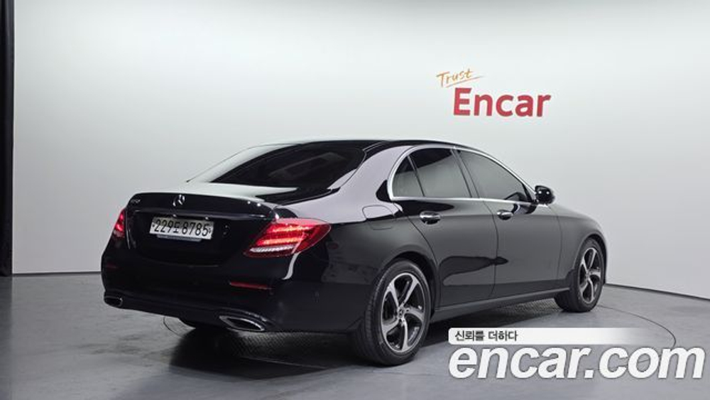 Mercedes-Benz E-Class E250 Avantgarde — 2020
