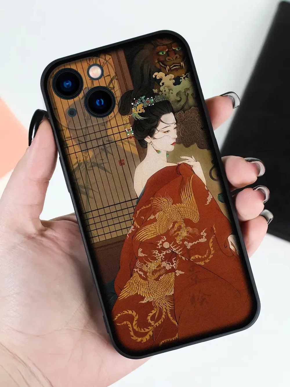 Чехол на iPhone 13 с принтом