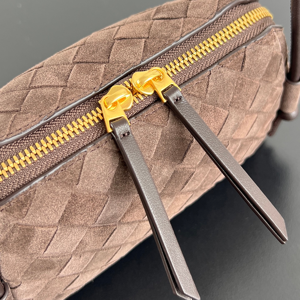 Сумка Bottega Veneta Concert Pouch — коричневая — фото 7
