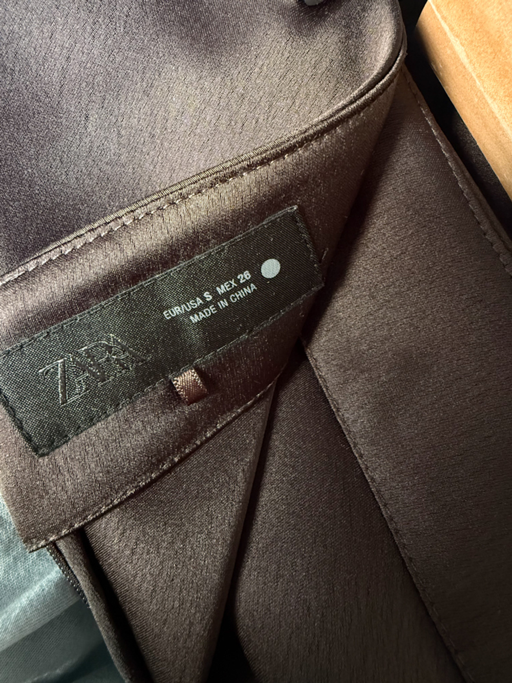 Новый атласный костюм Zara, M
