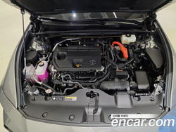 Toyota Crown 2.5 4WD Hybrid — 2026