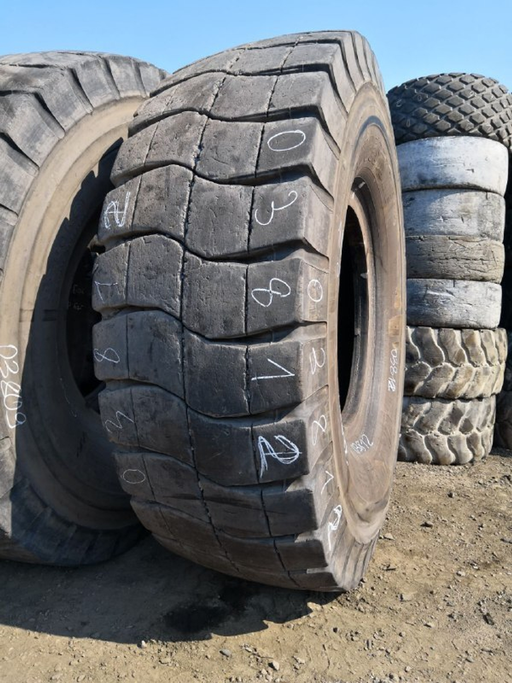 33.00R51 Bridgestone VRPS шина б/у