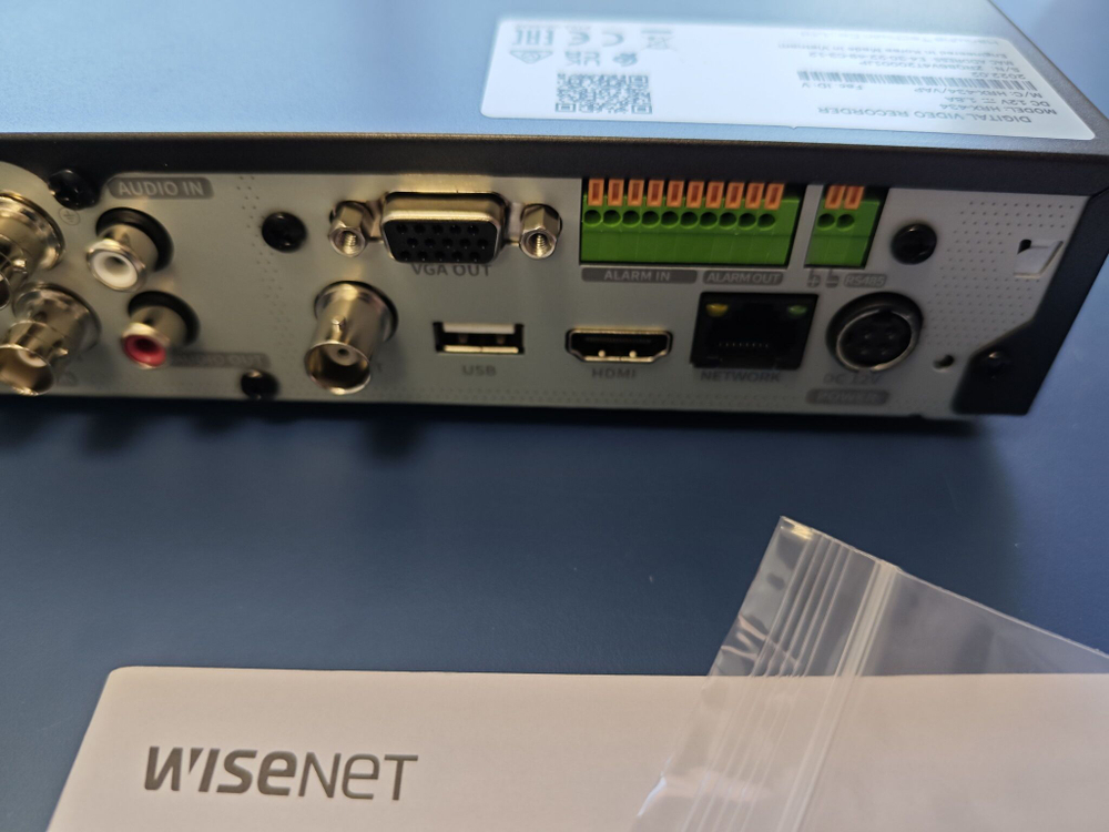 HRX-434 - Гибридный видеорегистратор от Wisenet (Samsung) 6 каналов IP