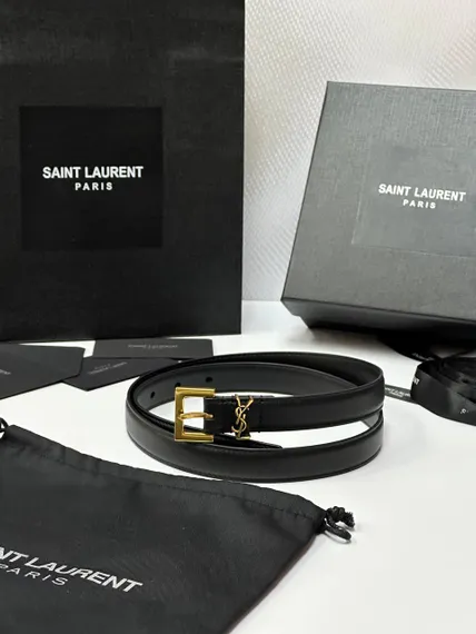 Ремень SAINT LAURENT с пряжкой CASSANDRE из зернистой кожи
