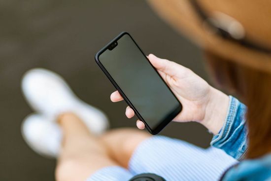 Автономность в холод: как смартфоны держат заряд при минусовой температуре