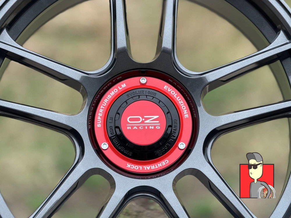 Комплект дисков OZ Racing Ultraleggera HLT CL 17x7.5 et38 5x100/5x114.3